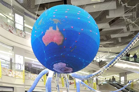Shopping mall creative spherical screen